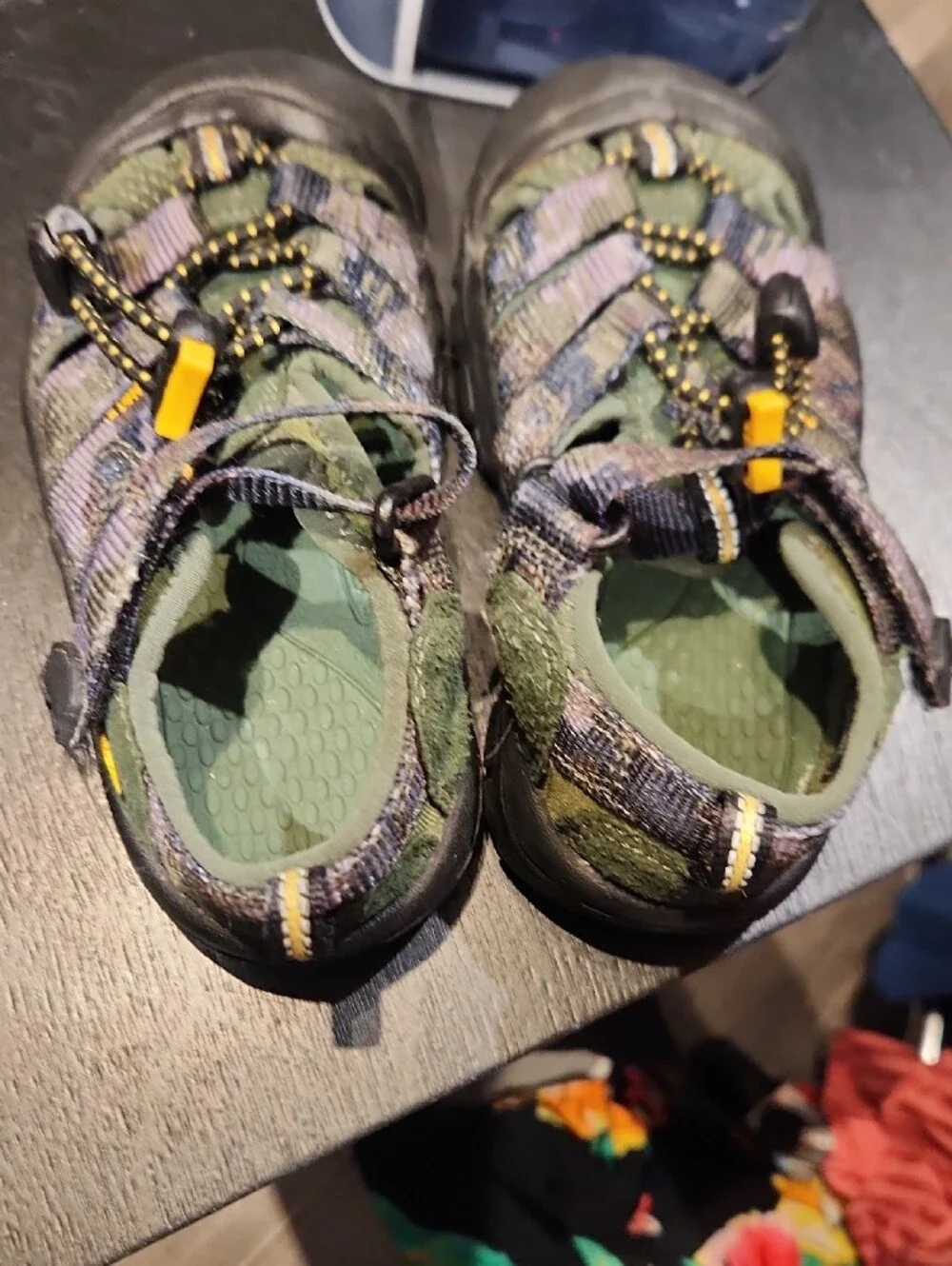 Kids Keen Green Multi-Colored Outdoor Sandals Sz 9